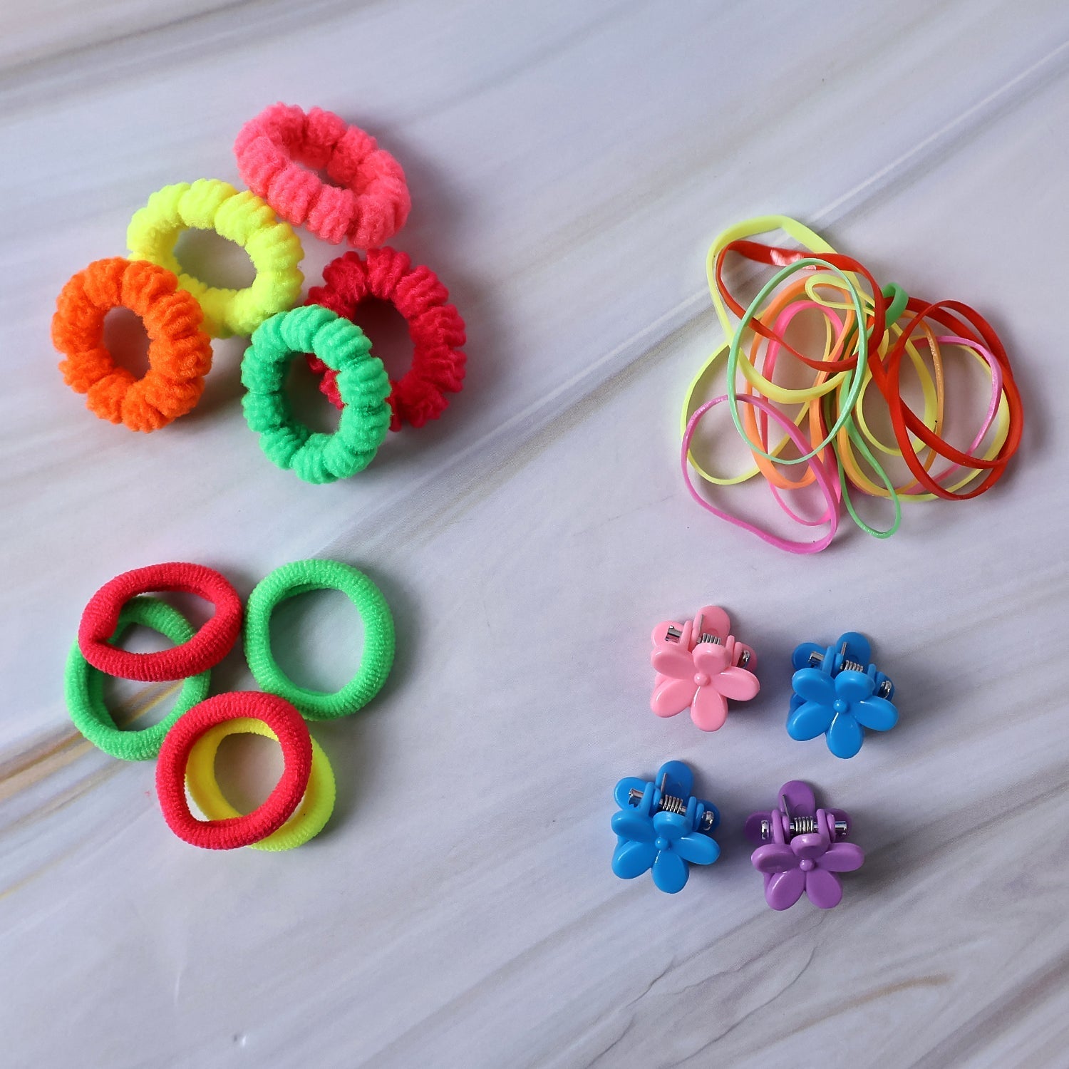 Kids Hair Bands, Rubber Bands & Cute Hair Clips in Storage Box (Mix Design / 1 Set) Kids Hair Bands, Rubber Bands & Cute Hair Clips in Storage Box (Mix Design / 1 Set)